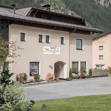 Haus Margret Bed & Breakfast Sankt Leonhard im Pitztal Exterior photo