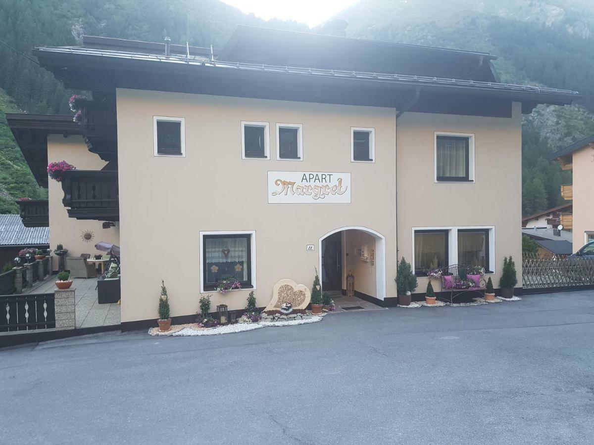 Haus Margret Bed & Breakfast Sankt Leonhard im Pitztal Exterior photo