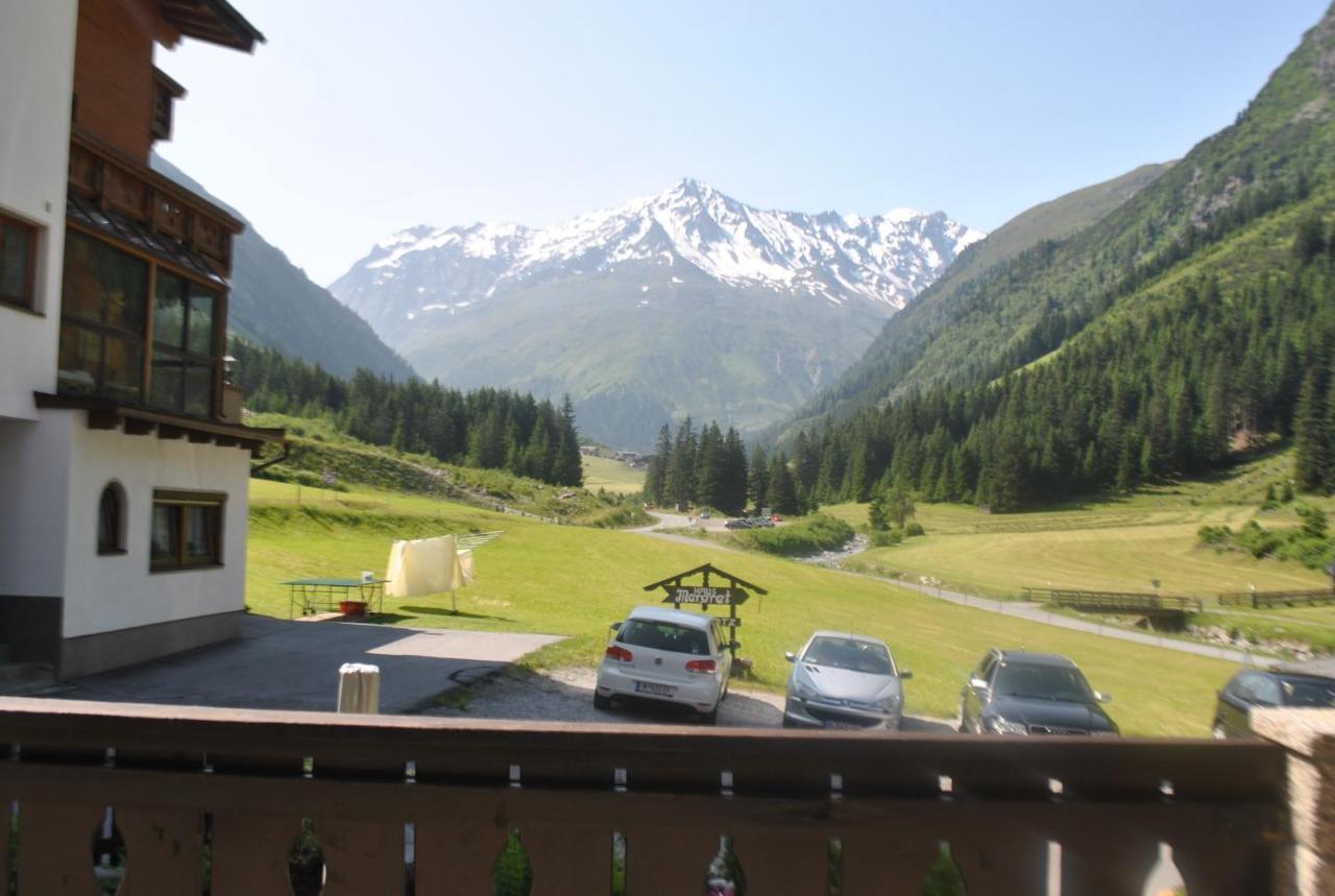 Haus Margret Bed & Breakfast Sankt Leonhard im Pitztal Exterior photo